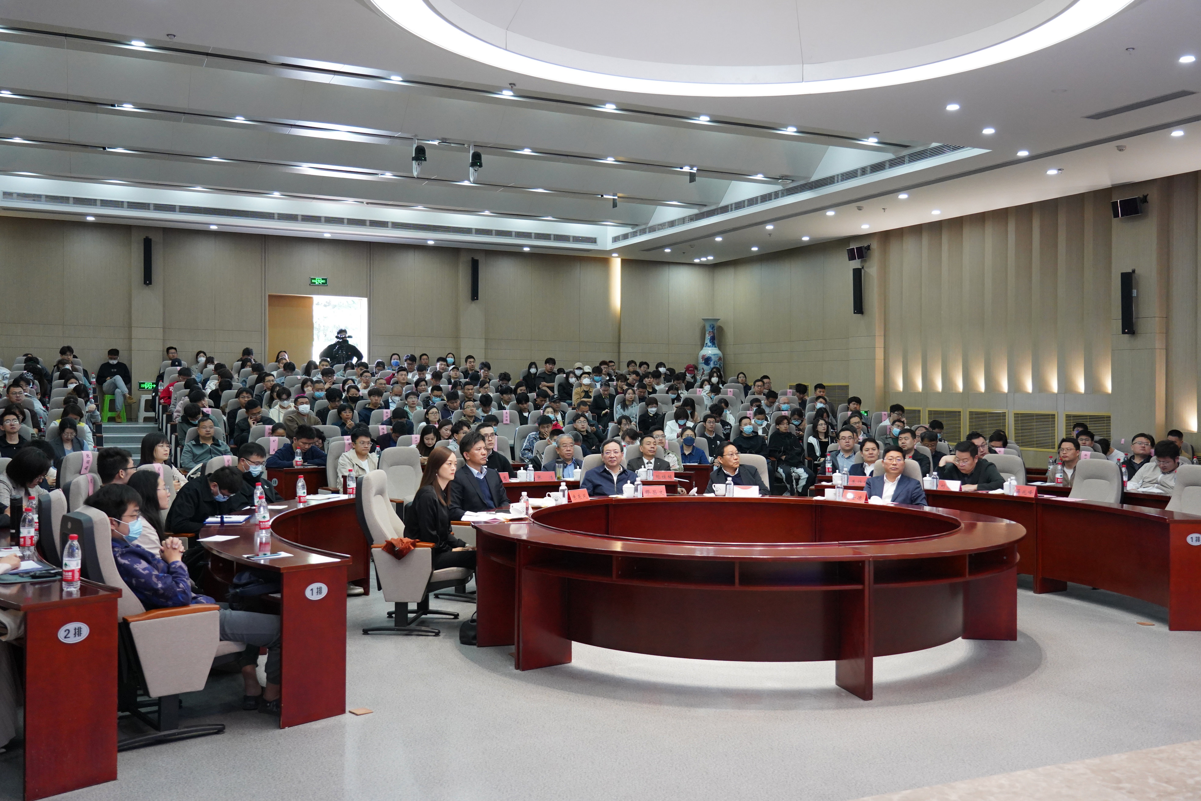 绿色建筑与建筑文化高峰论坛在江苏建院举办，建筑业发展新机遇引热议